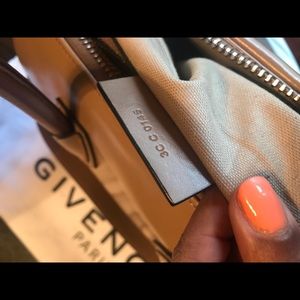 Givenchy Large Antigona Hangbag